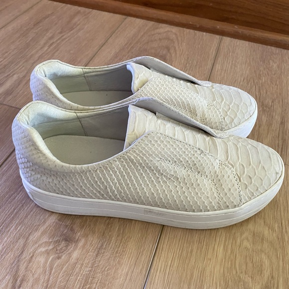 J Slides Off White Snakeskin Print Shoes - Picture 1 of 3
